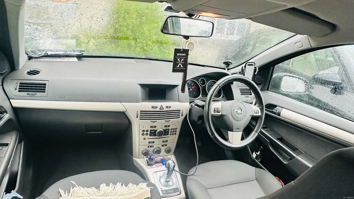 Car - Image 6