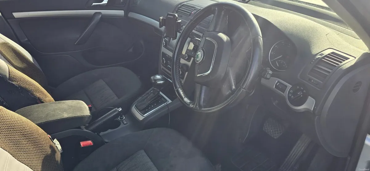Skoda Octavia 2011 - Image 2