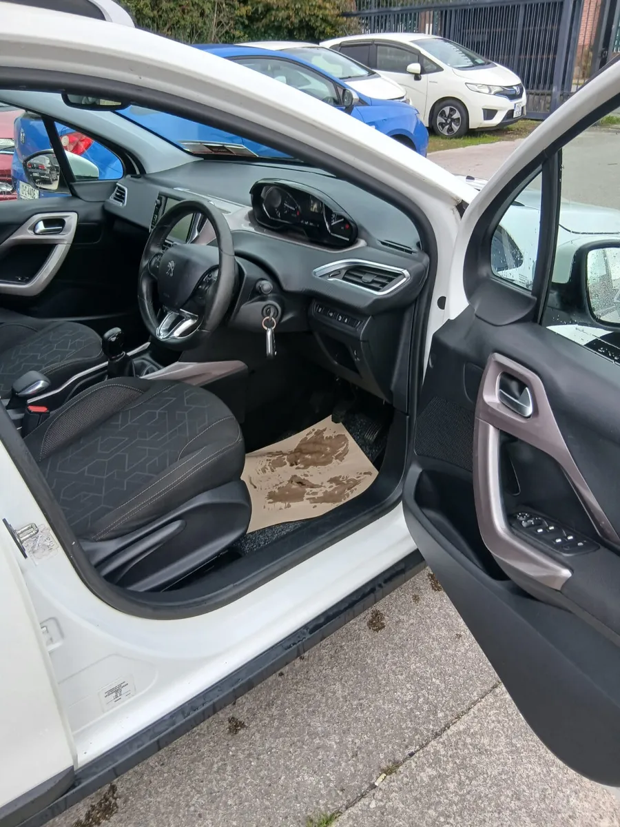 Peugeot 2008 - Image 4