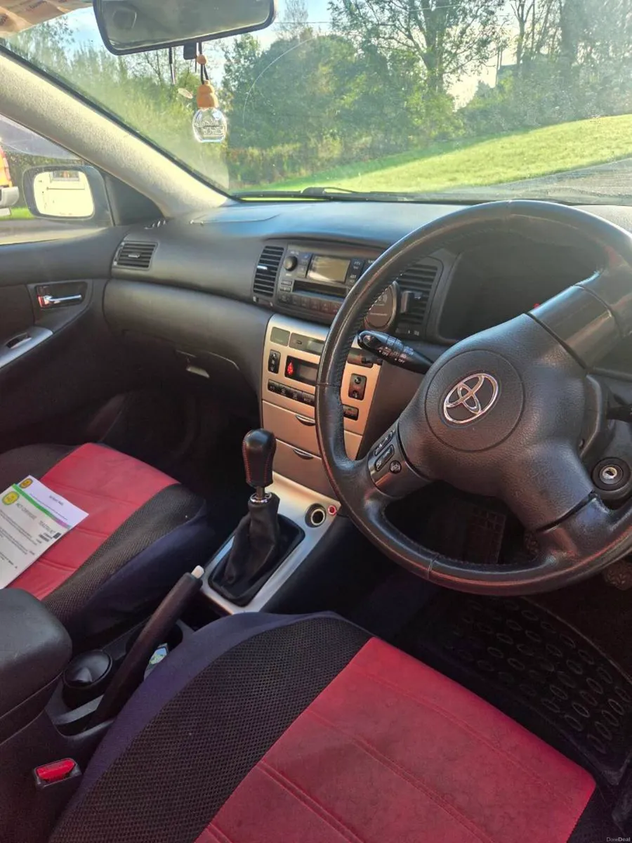 Toyota corolla - Image 4