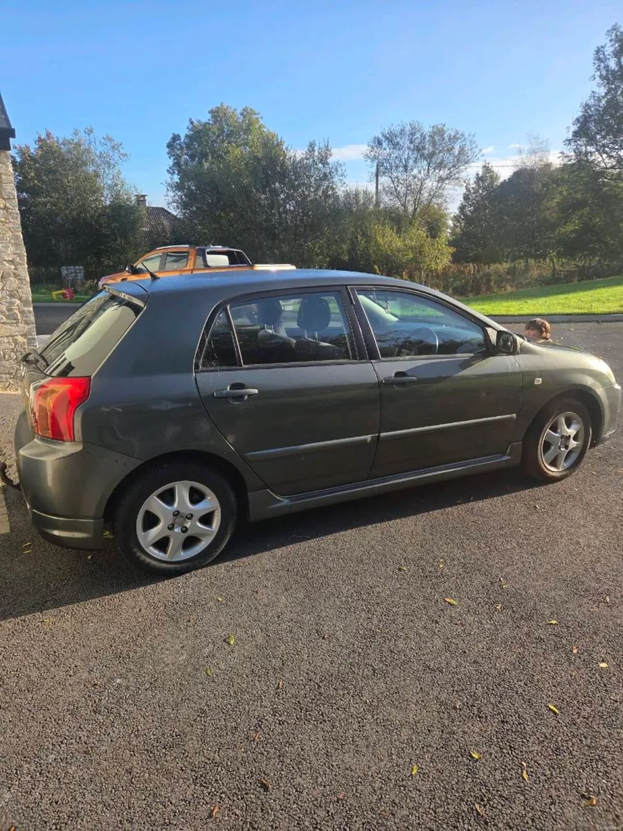 Toyota corolla - Image 2