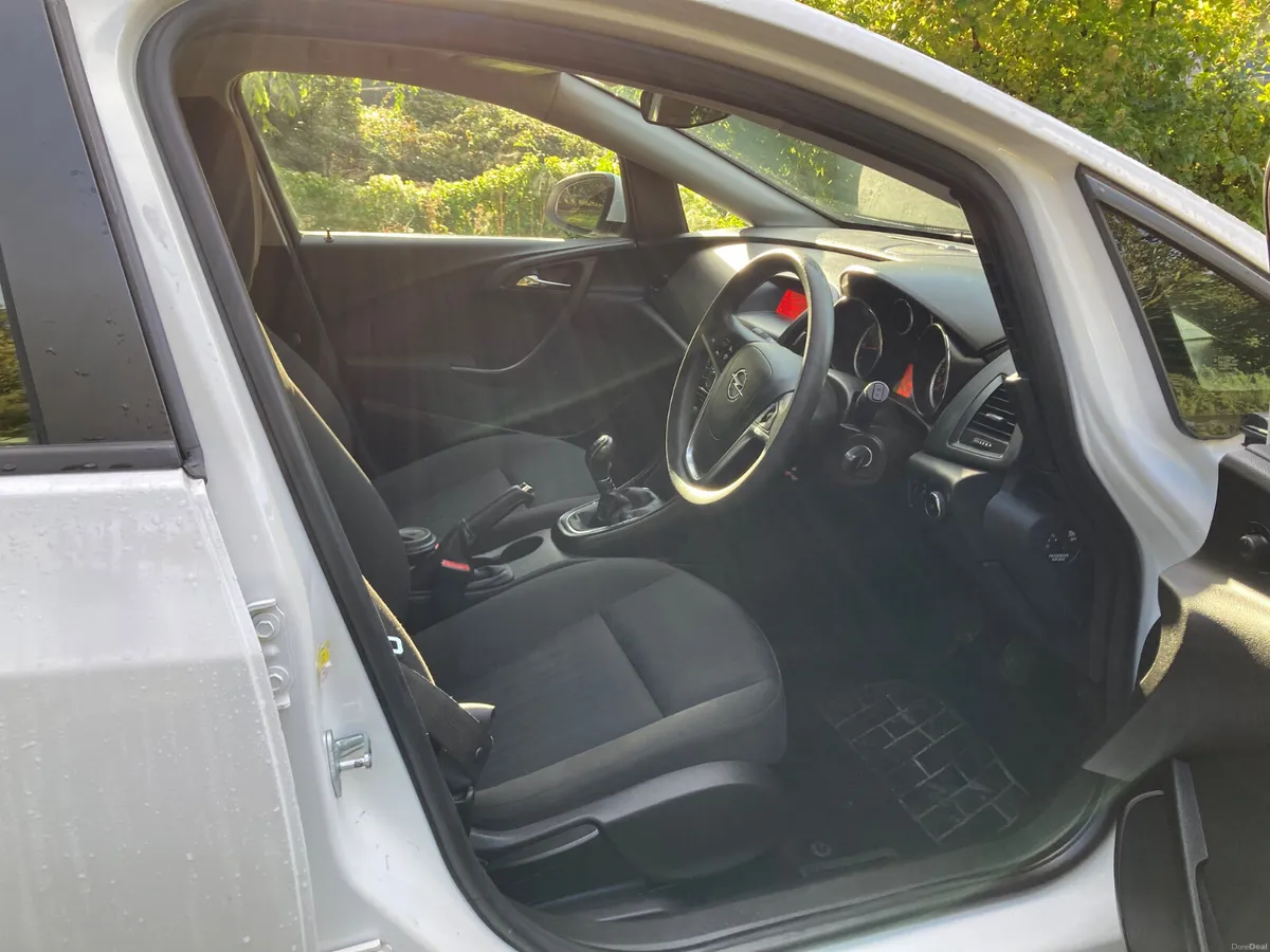 2013 Opel Astra 1.4 Petrol 100 BHP - Image 4