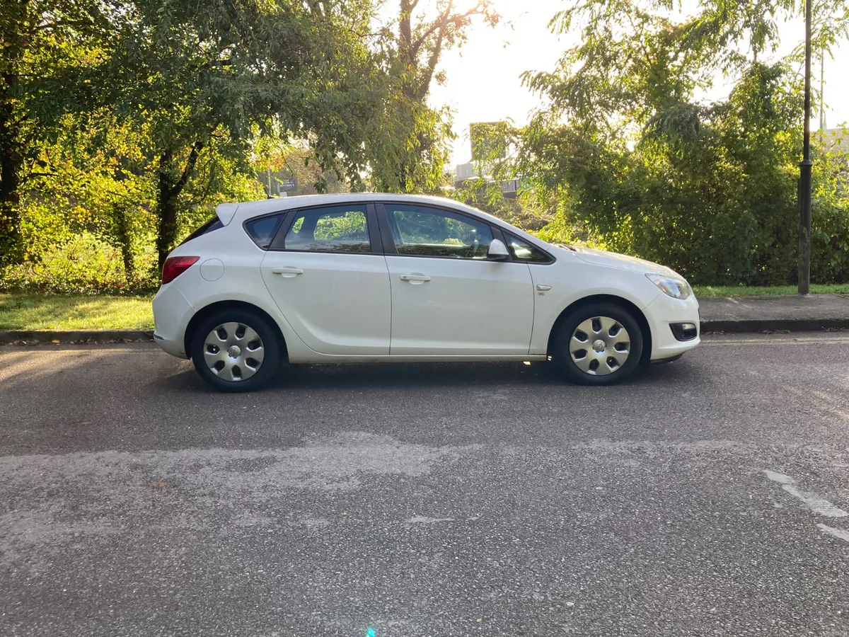 2013 Opel Astra 1.4 Petrol 100 BHP - Image 2