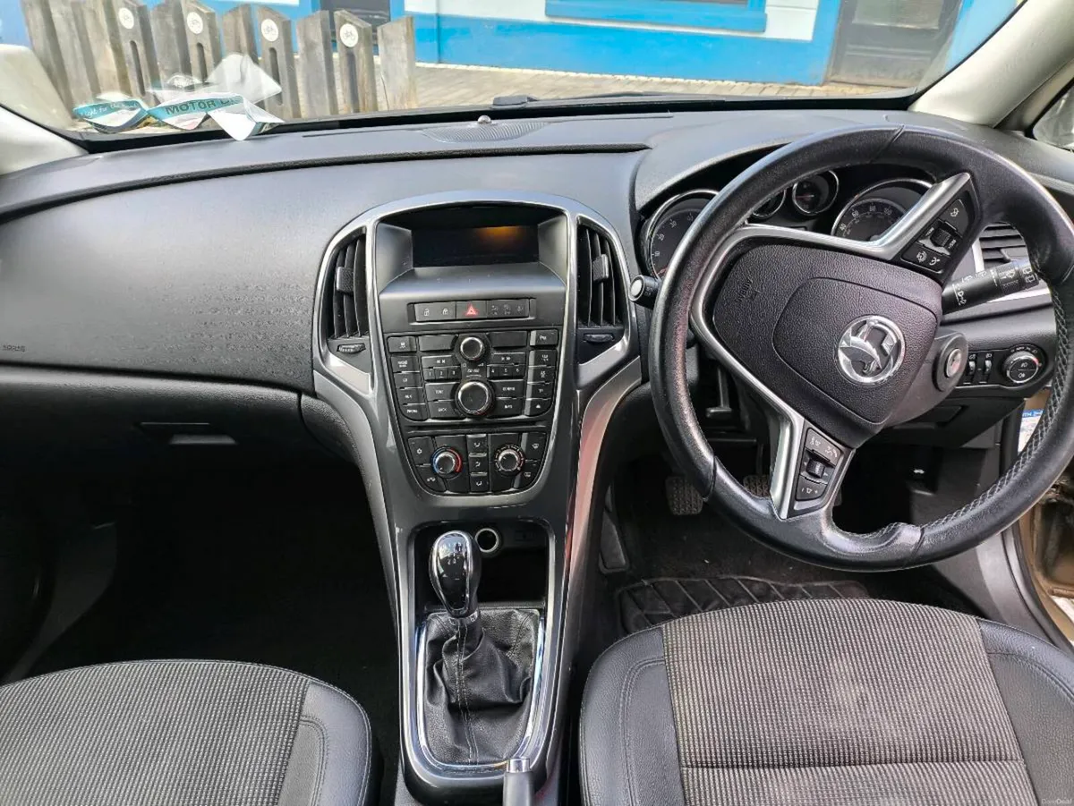 Opel astra 2013 1.6 petrol - Image 3