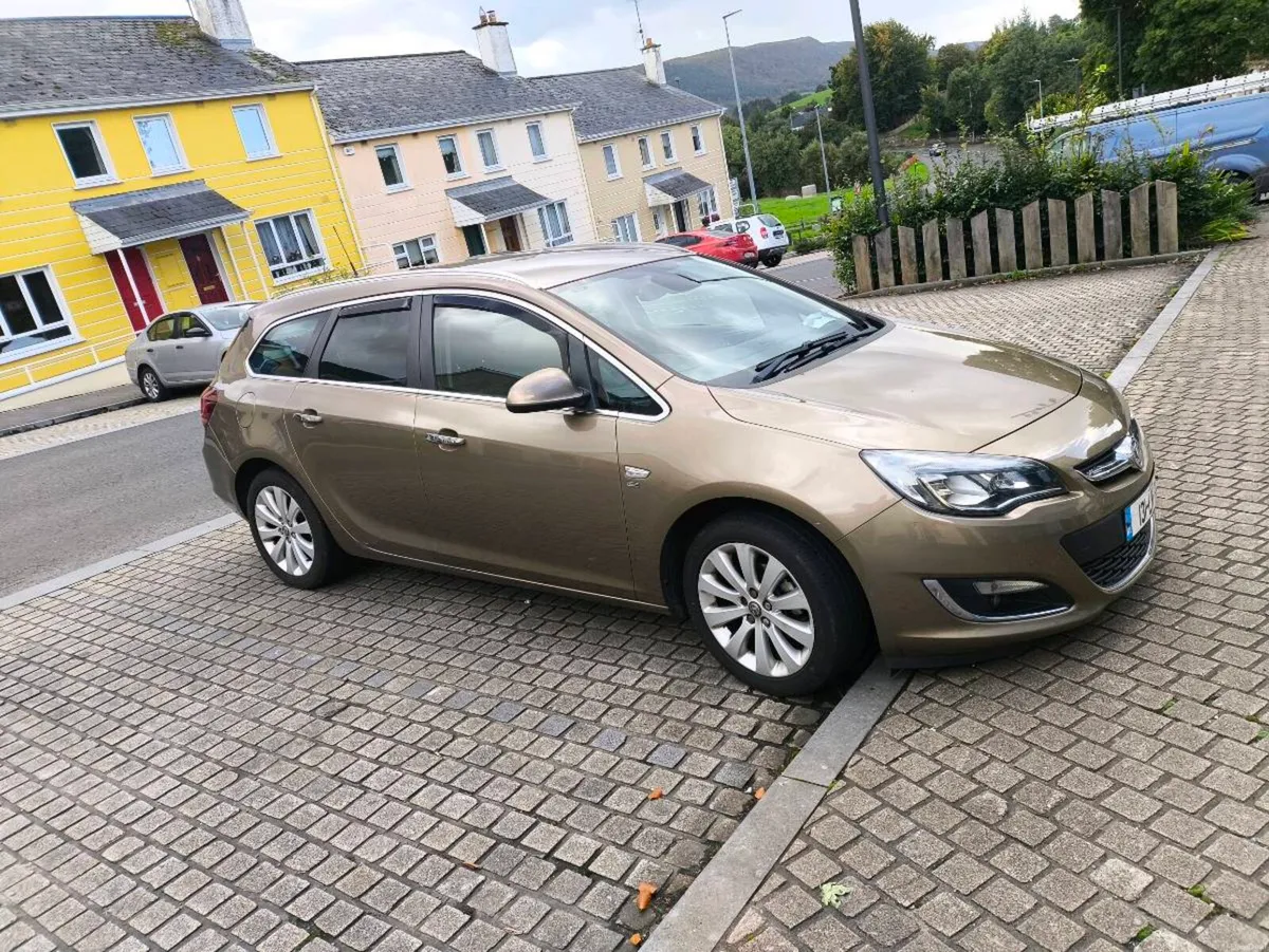 Opel astra 2013 1.6 petrol - Image 1