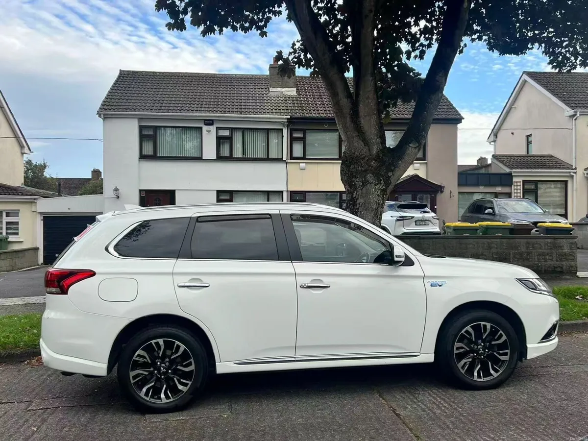 Mitsubishi Outlander 2016 - Image 2