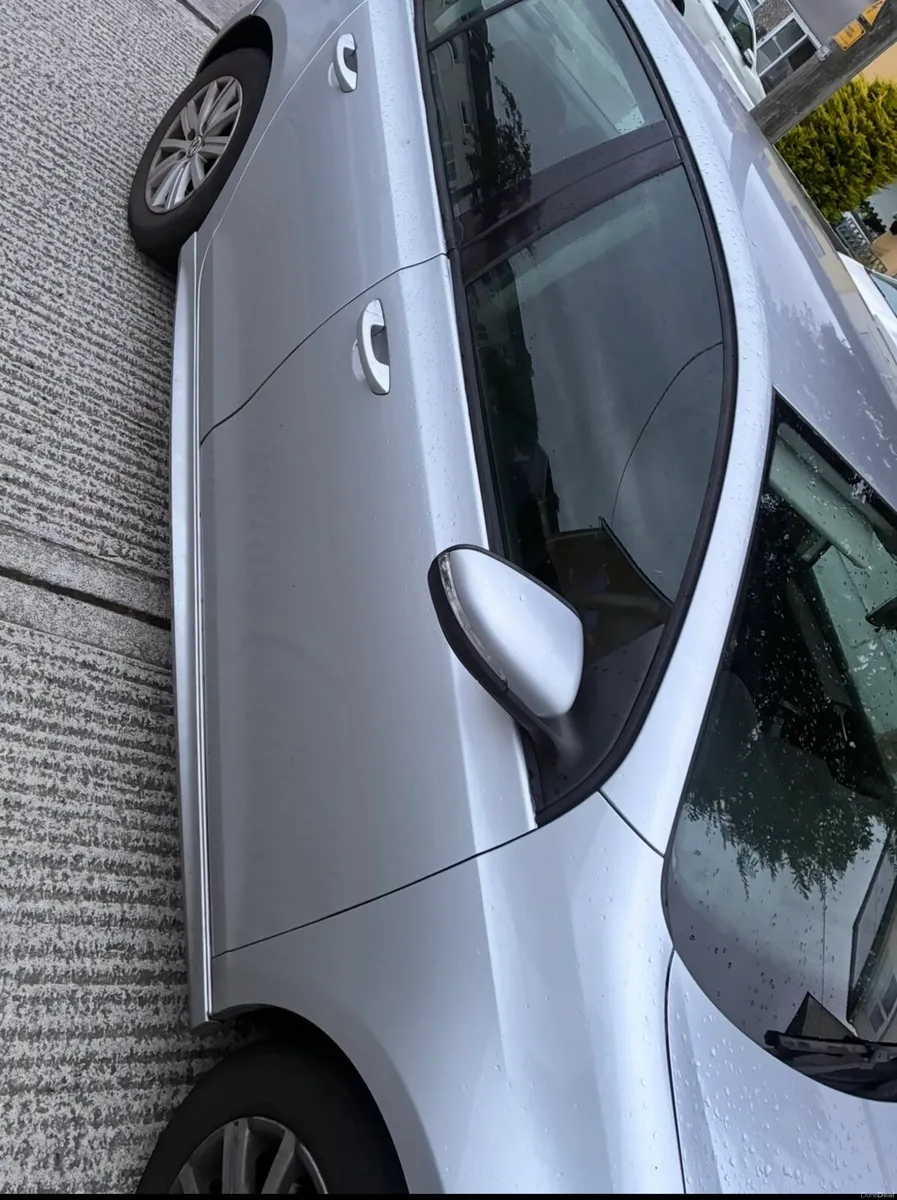 Car - Image 4