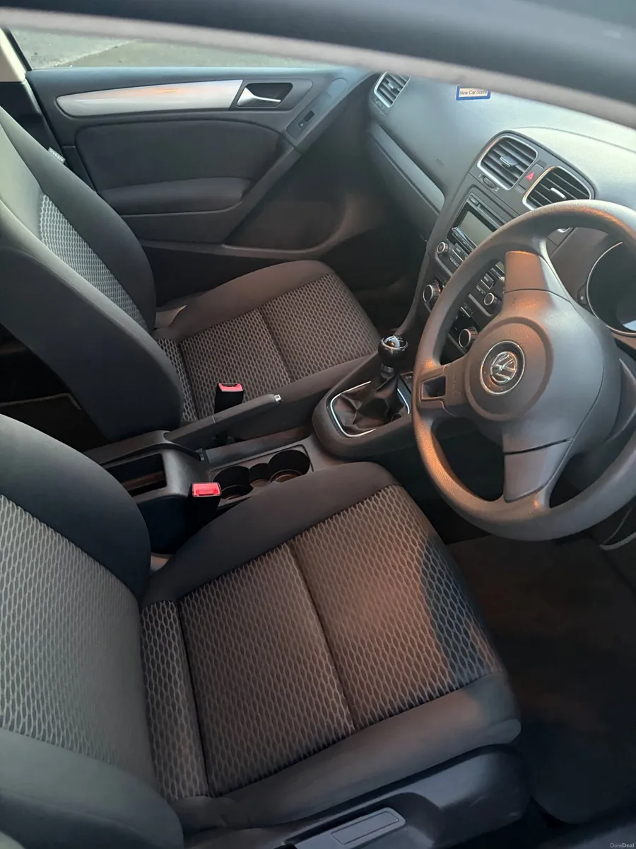 Volkswagen Golf 2010 - Image 5
