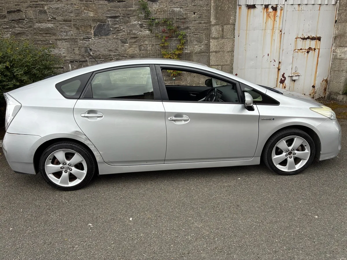 2012 Toyota Prius Hybrid, 178,908 km - Image 2
