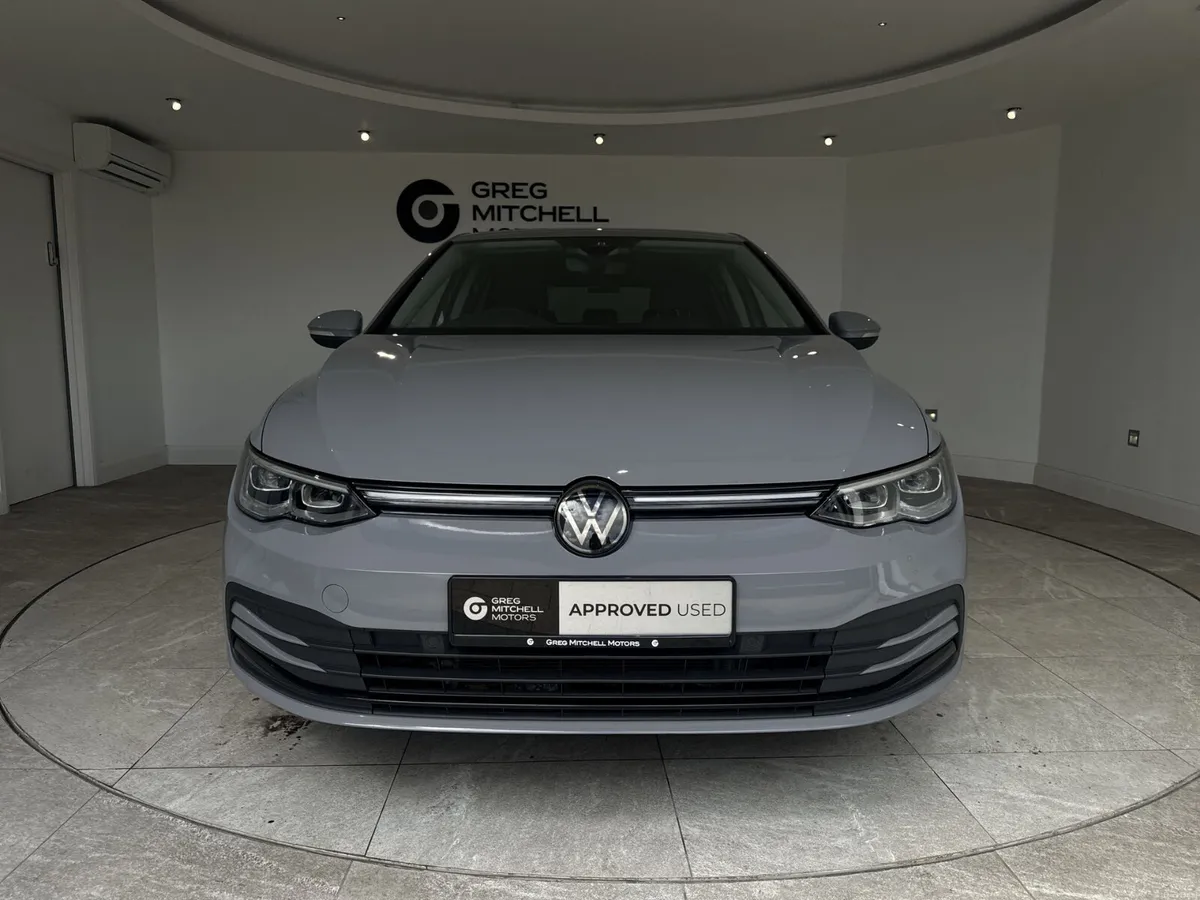Volkswagen Golf 2022 - Image 2
