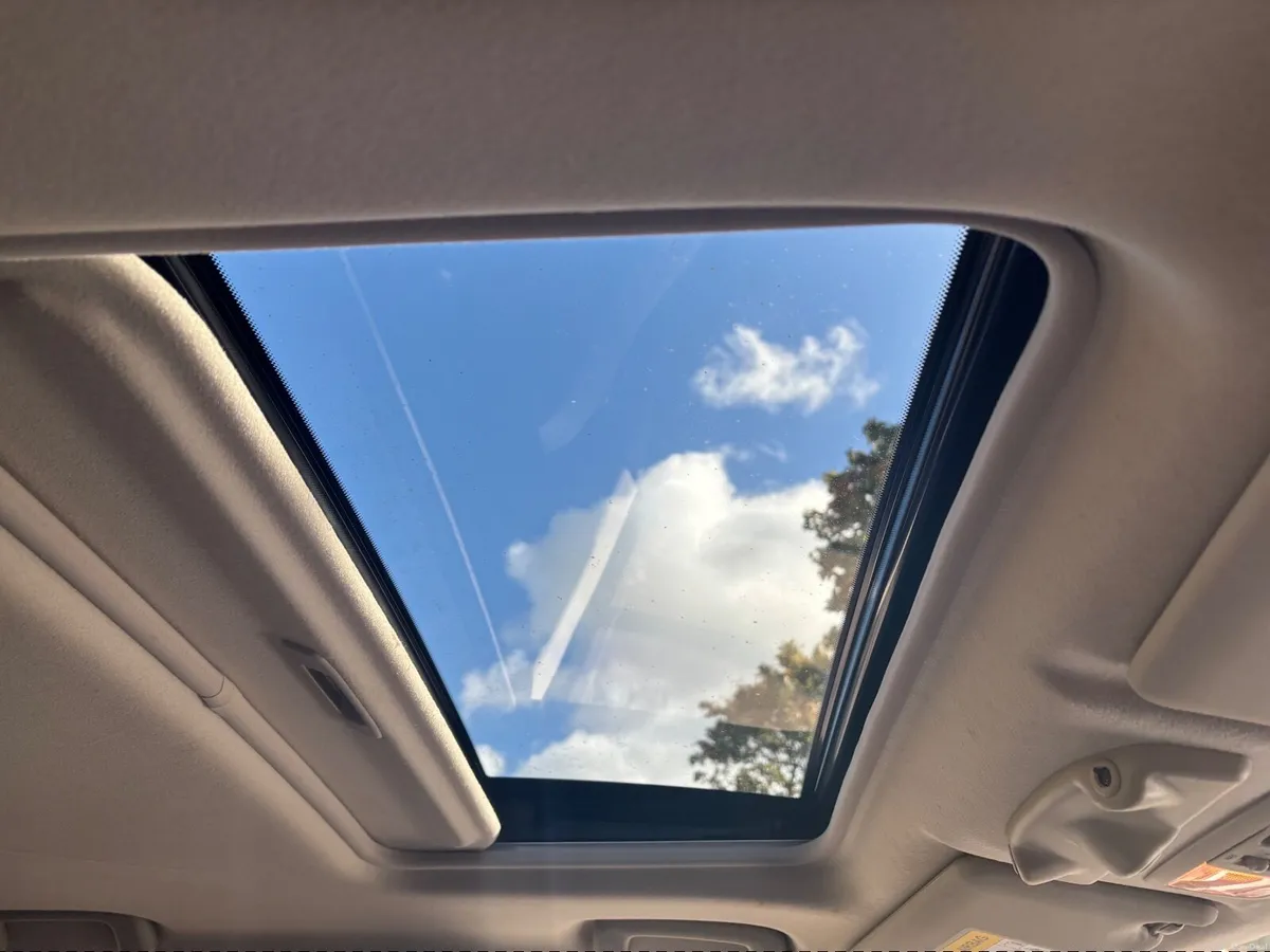 Mitsubishi Outlander 2015 - Image 2