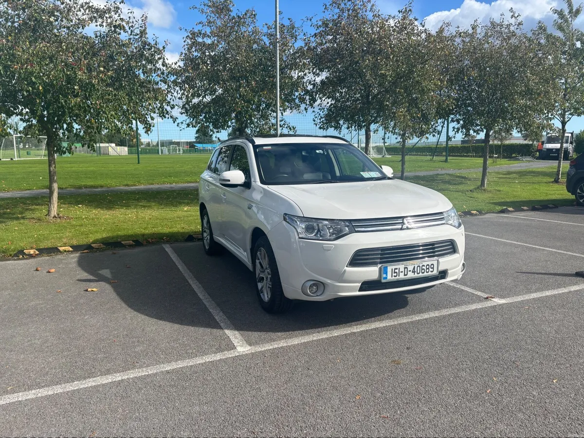 Mitsubishi Outlander 2015 - Image 1