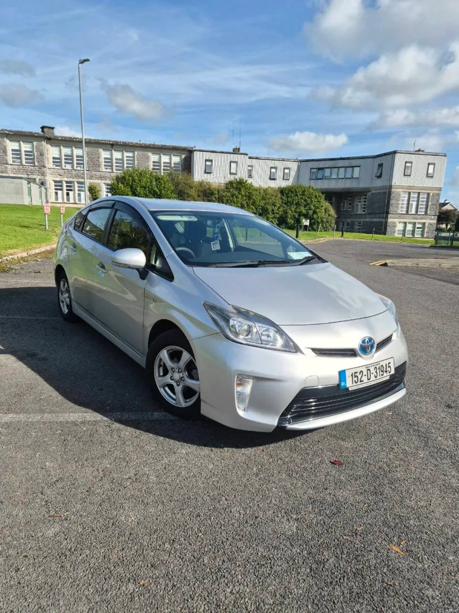 TOYOTA Prius 152 - Image 2
