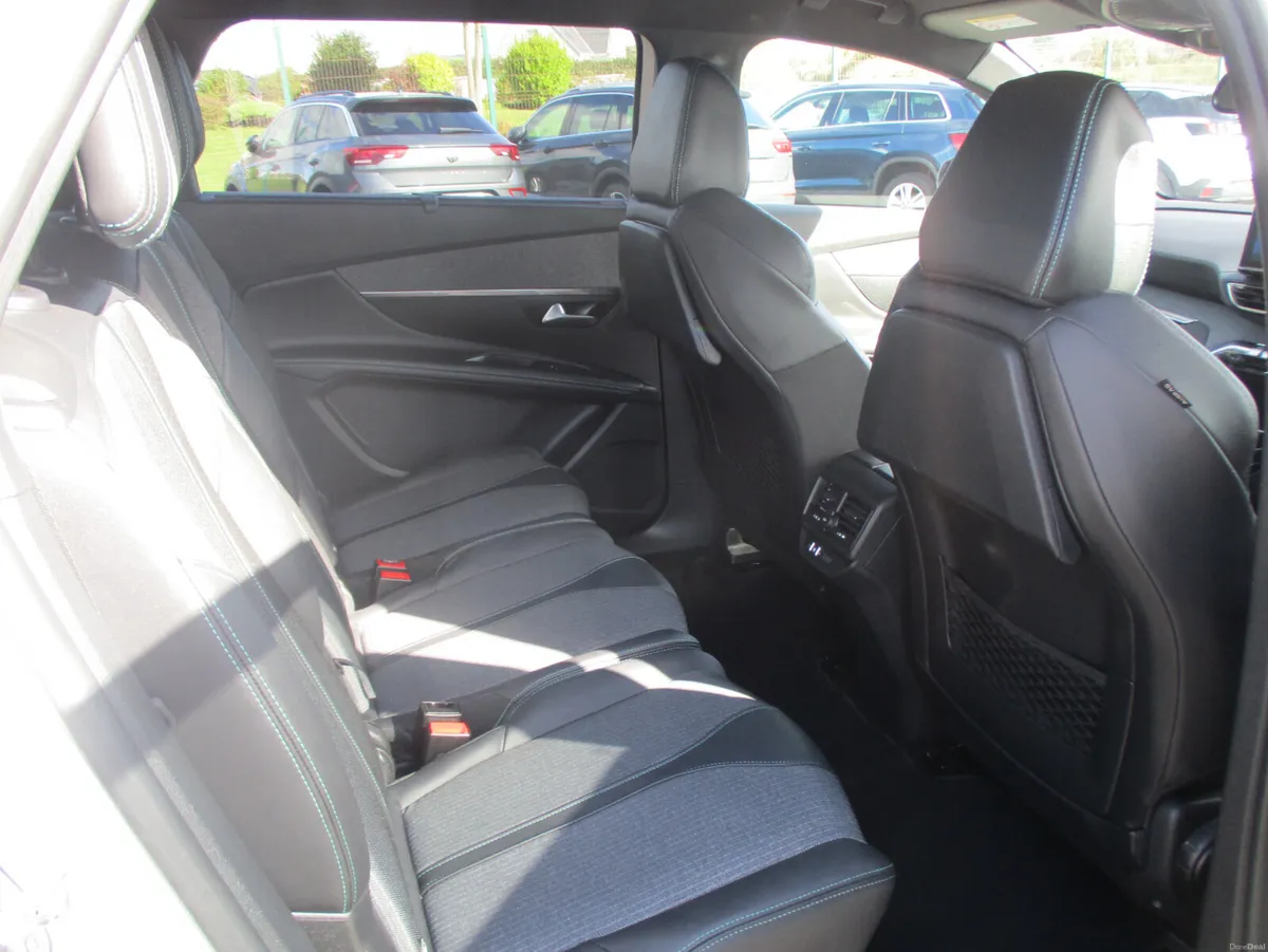 Peugeot 5008 2023 ALLURE 1.5 HDI 130 BHP DSG 7 SEA - Image 6