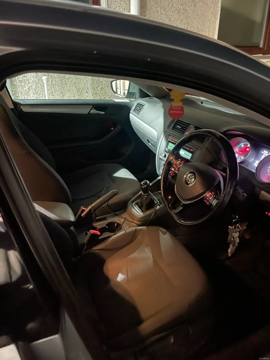 Volkswagen Jetta 2016 - Image 4