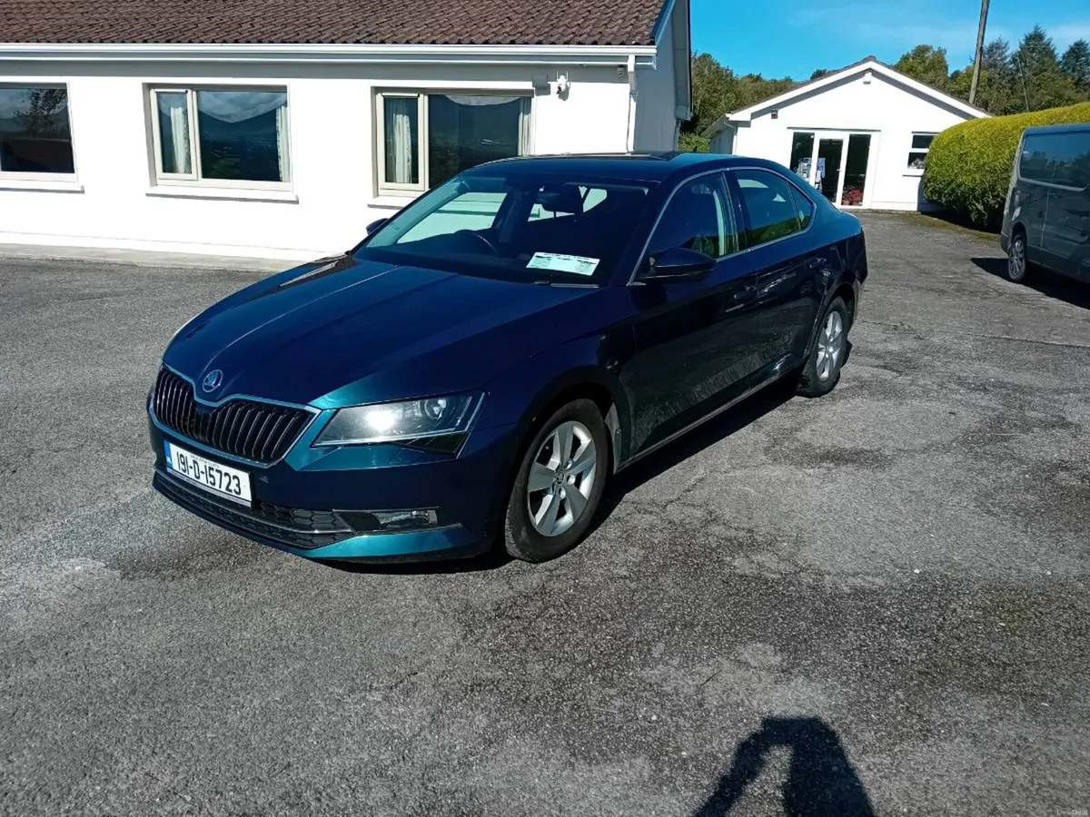 Skoda Superb - Image 1