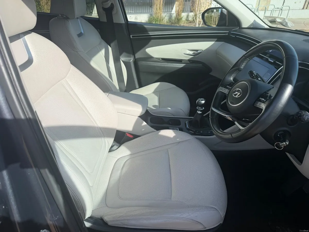 221 Hyundai Tucson Executive - Image 6