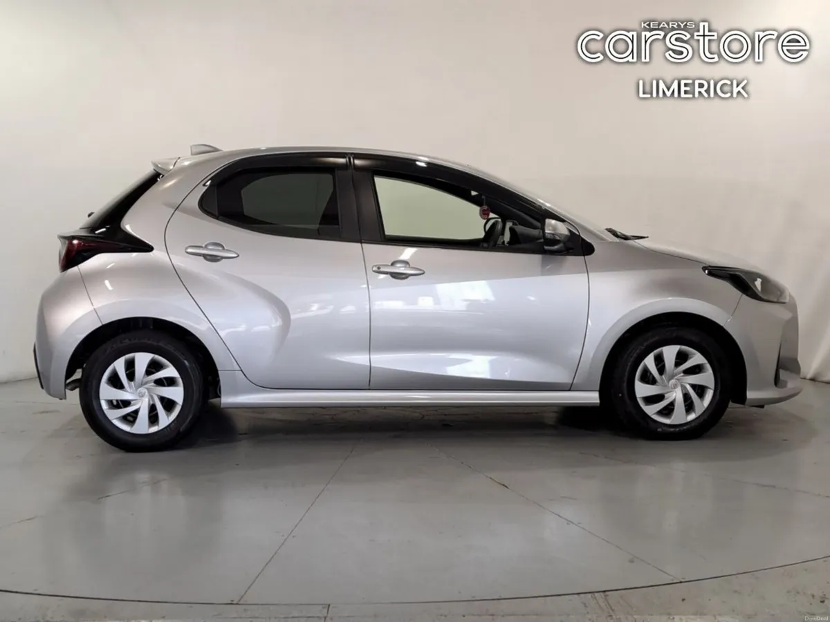 Toyota Yaris 1.5 - Image 2