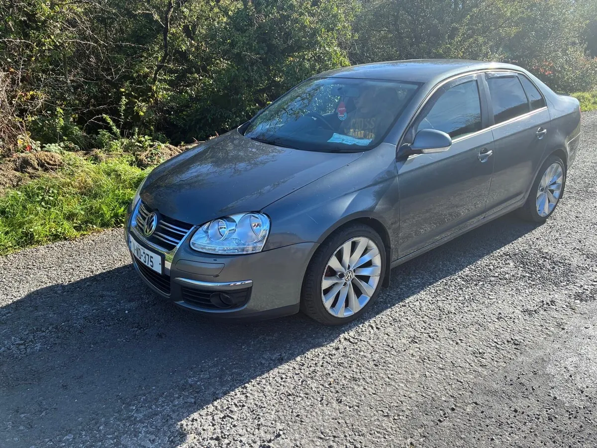Volkswagen Jetta 2011 - Image 5
