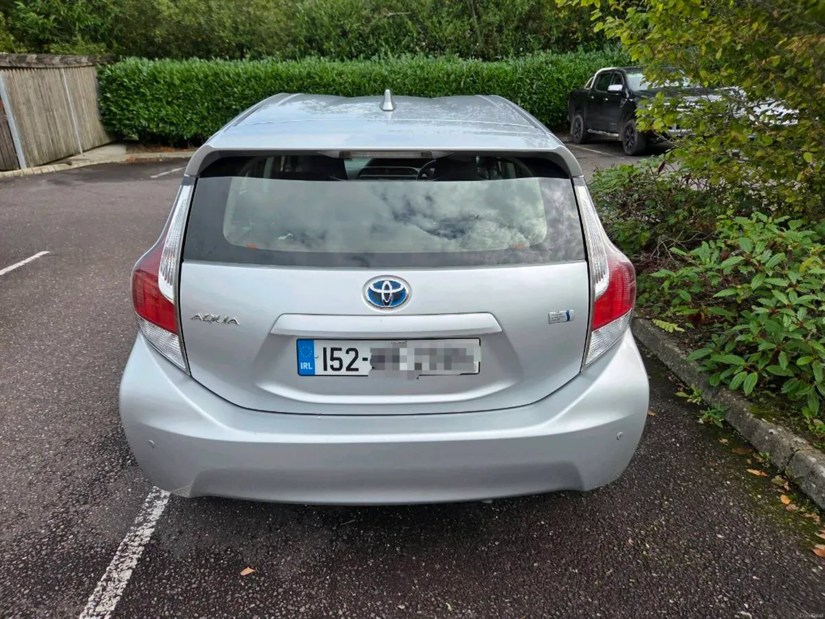Toyota Aqua 152 Hybrid €6950 only 103k kms - Image 3