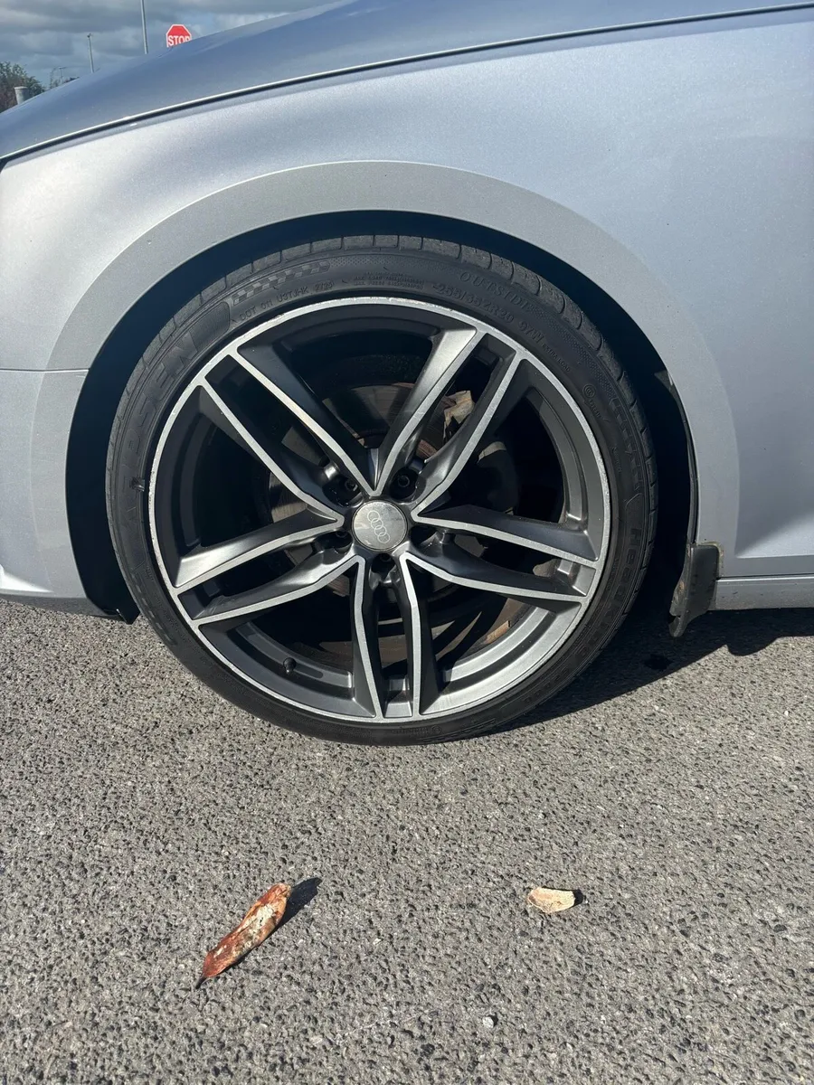 Audi A4  2015 B9 - Image 5