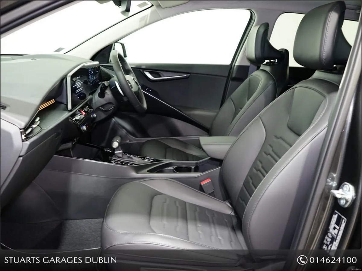 Kia Niro PHEV WITH SUNROOF **AUTUMN SPECIAL ** - Image 3