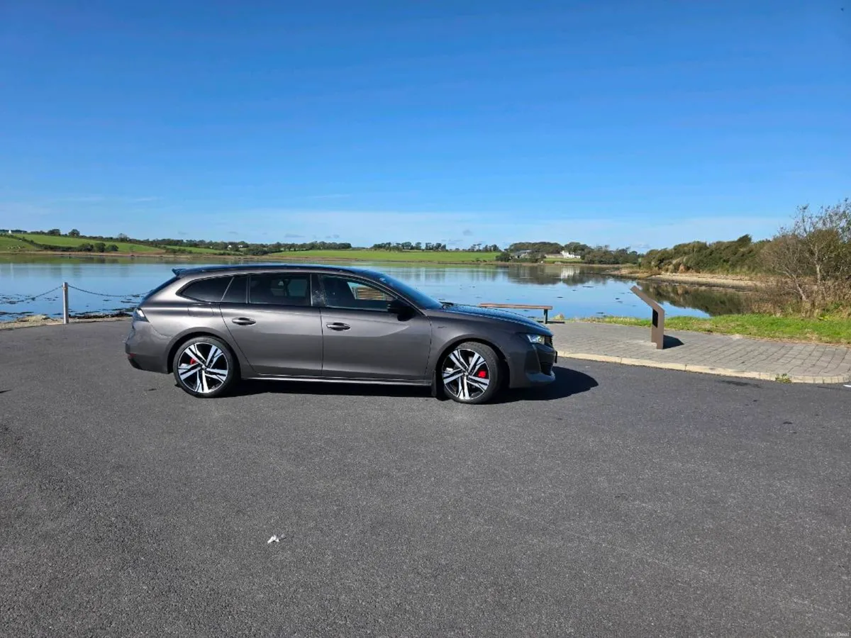 **TOP SPEC**  Peugeot 508 GT SW Automatic - Image 5