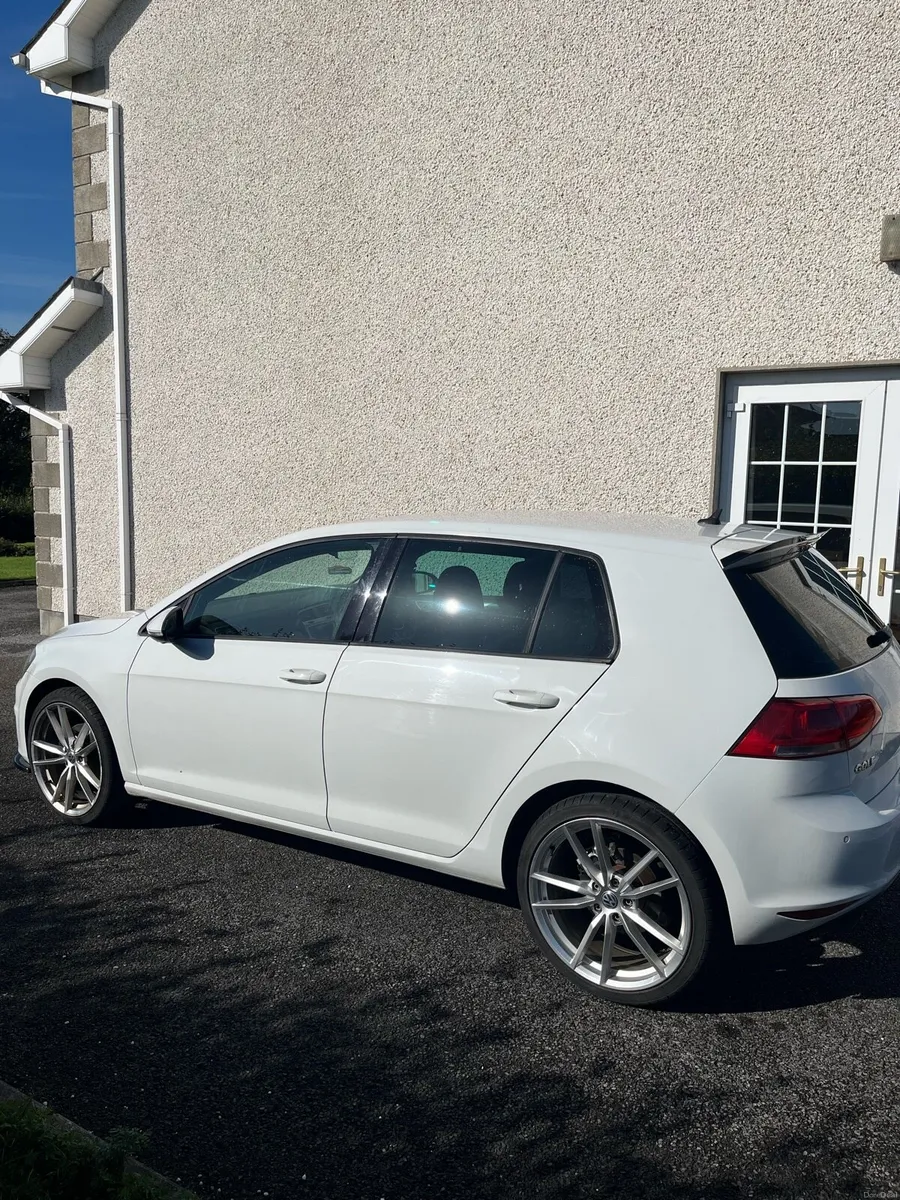 2016 Volkswagen Golf TDI BlueMotion - Image 3