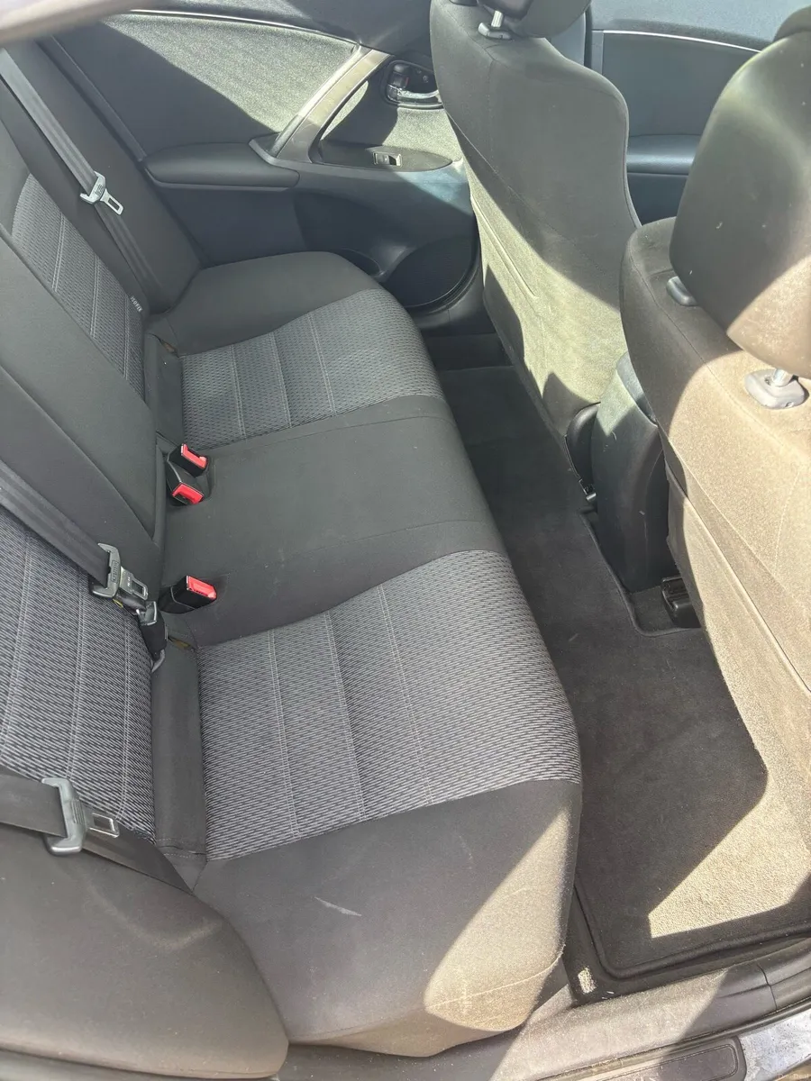 Avensis - Image 5