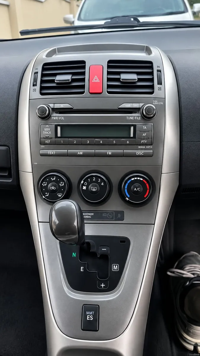 Toyota Auris 2009 - Image 3