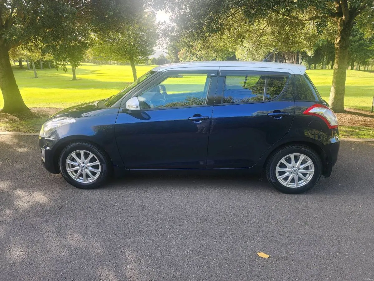 SUZUKI SWIFT AUTOMATIC 1.2 L MILD HYBRID - Image 6