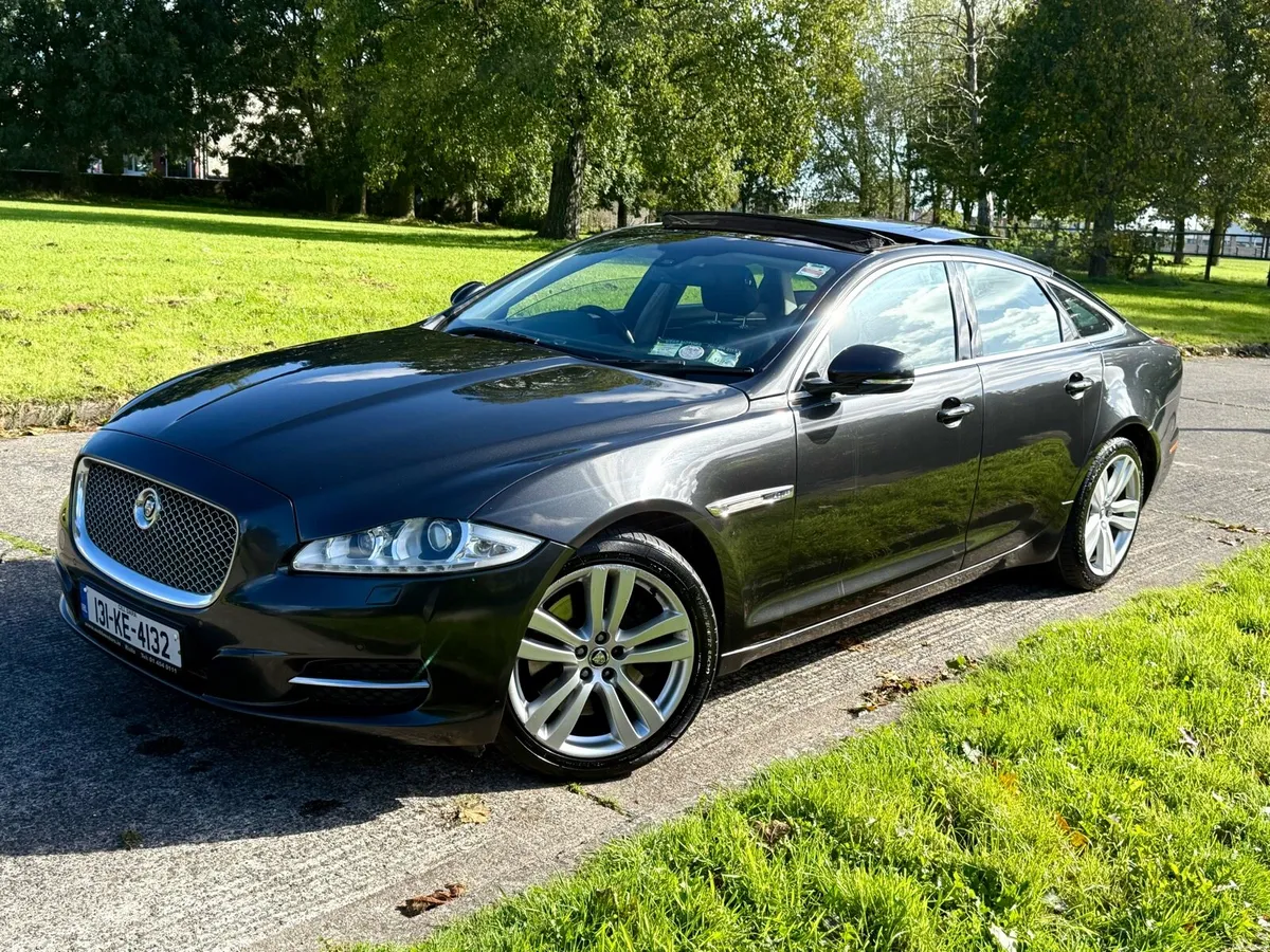 13 Jaguar XJ Top Spec 3.0 D 275HP - Image 2