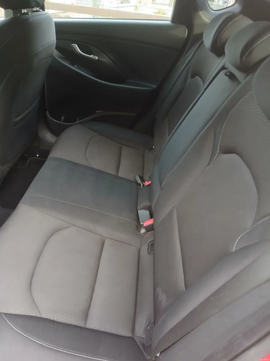 Hyundai i30 fastback 2019 - Image 6
