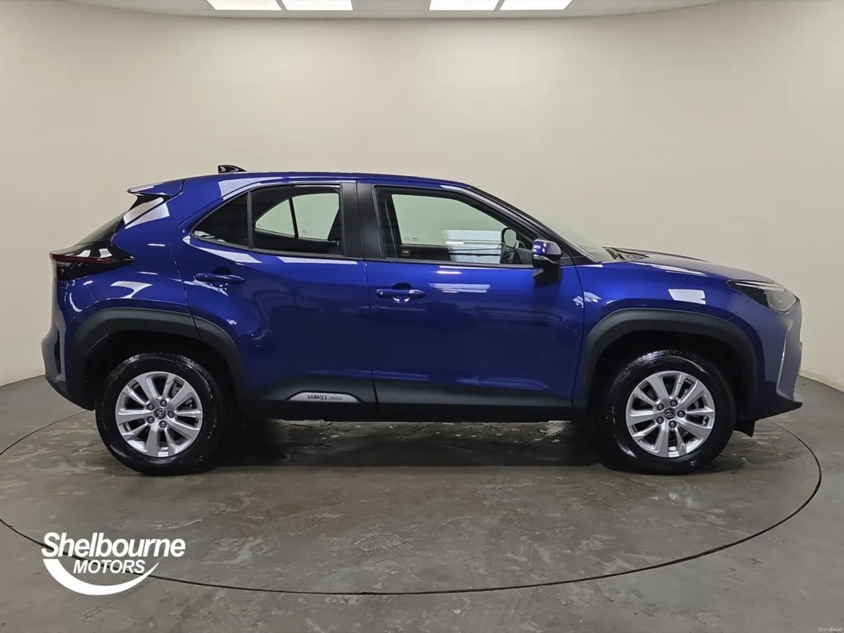 Toyota Yaris Cross 1.5 Hybrid Icon 5dr CVT - Image 3
