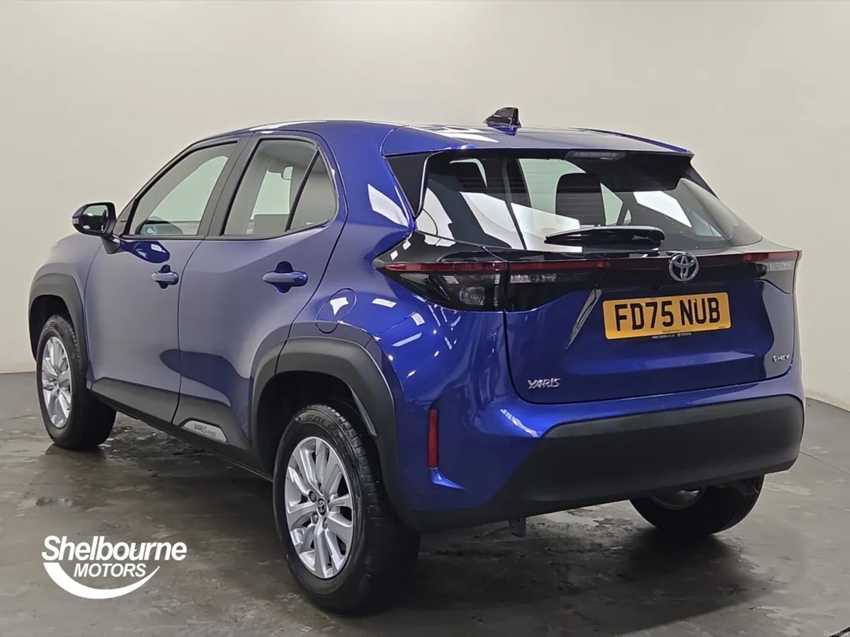 Toyota Yaris Cross 1.5 Hybrid Icon 5dr CVT - Image 2