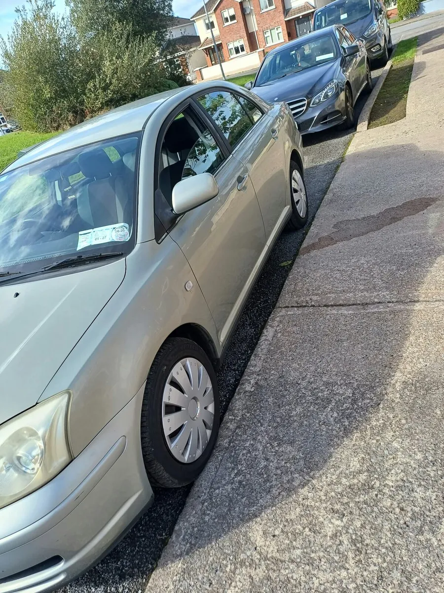 2005 Toyota Avensis low km - Image 2