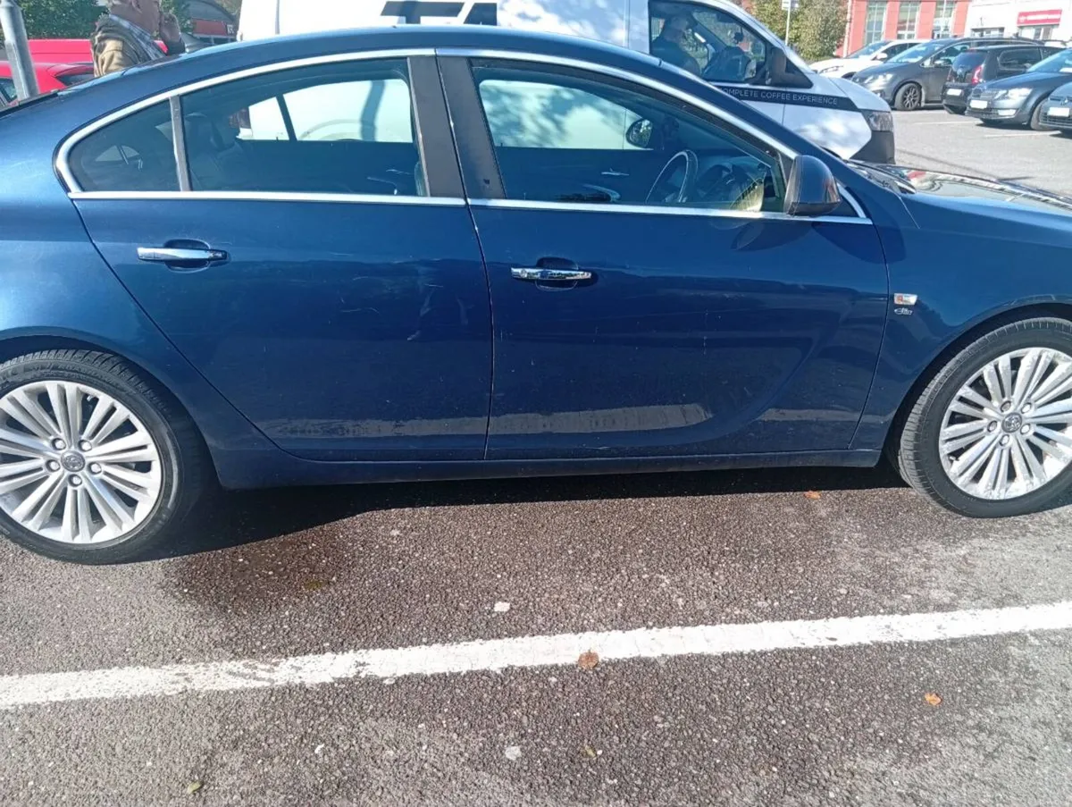 Vauxhall Insignia 2012 - Image 1