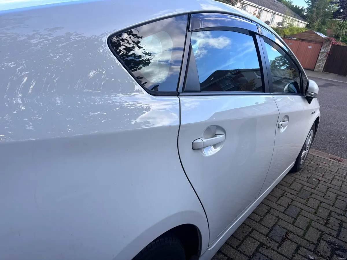 Toyota Prious - Image 6