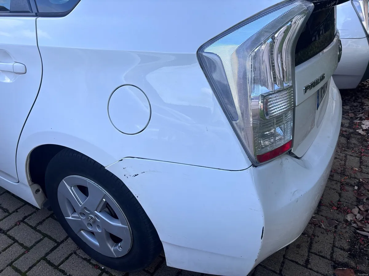 Toyota Prious - Image 4