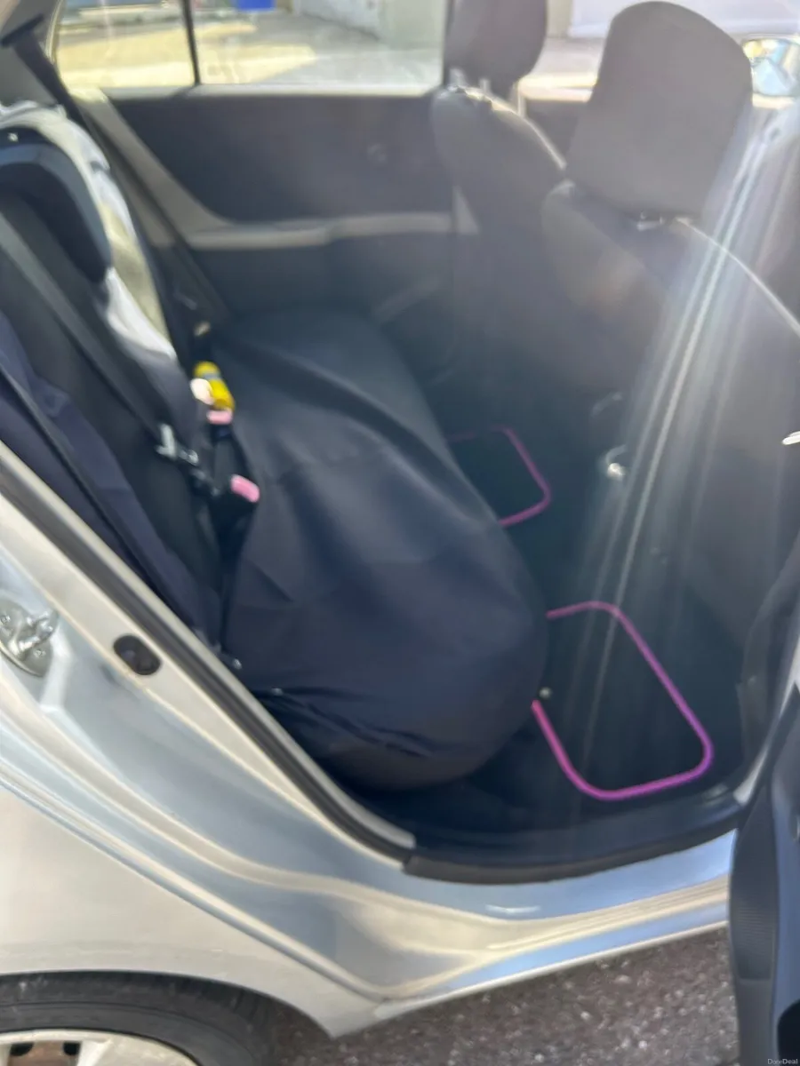 Toyota Yaris 2006 - Image 2