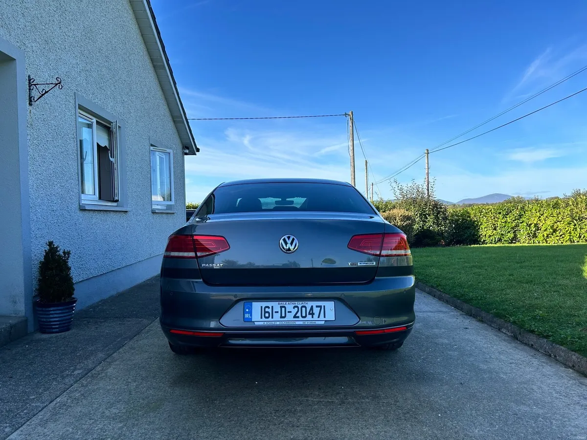 Volkswagen Passat 2016 - Image 5