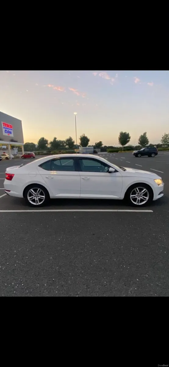 Skoda Superb 2016 - Image 4