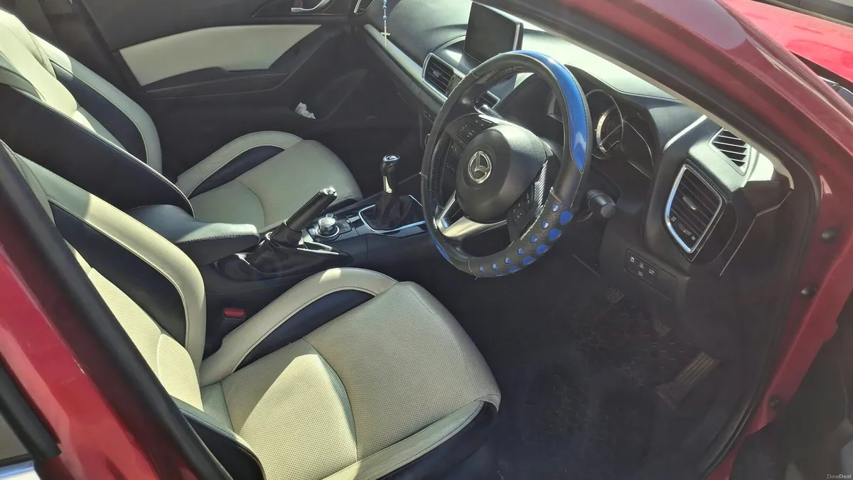 Mazda 3 saloon version - Image 6