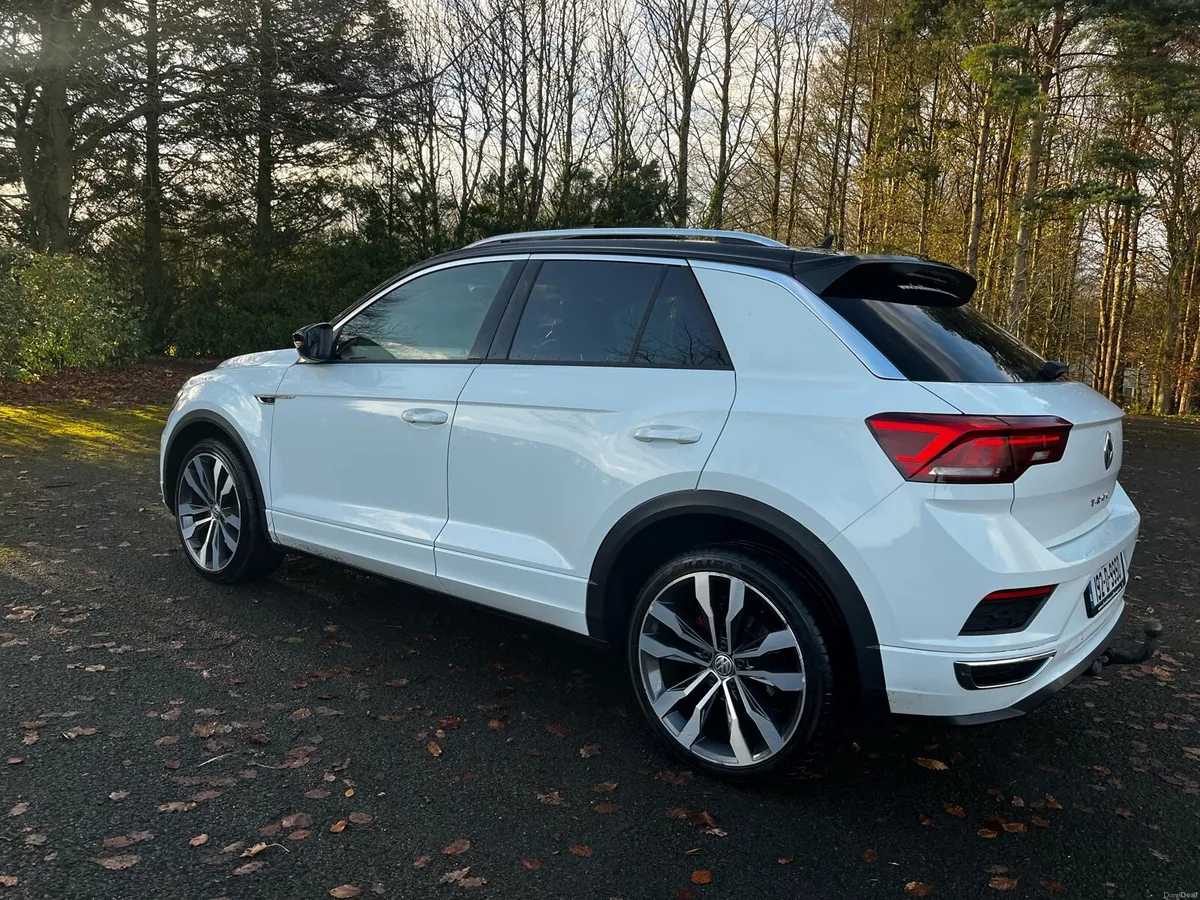 LOW MILEAGE !! VW TROC R-LINE. HIGHSPEC.SUNROOF - Image 3