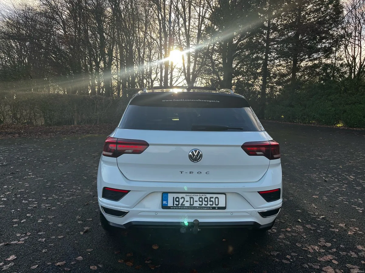 LOW MILEAGE !! VW TROC R-LINE. HIGHSPEC.SUNROOF - Image 4