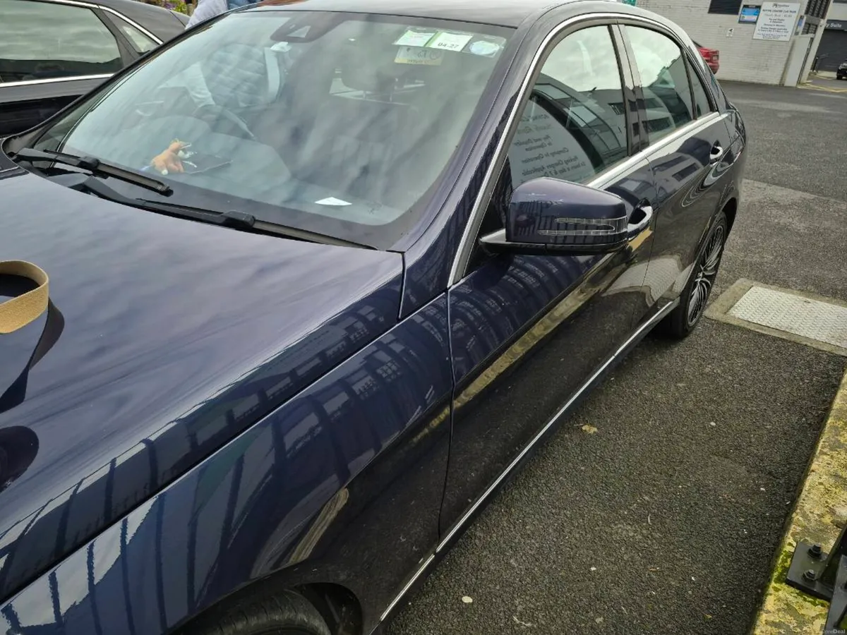 Mercedes E220 D - Image 4