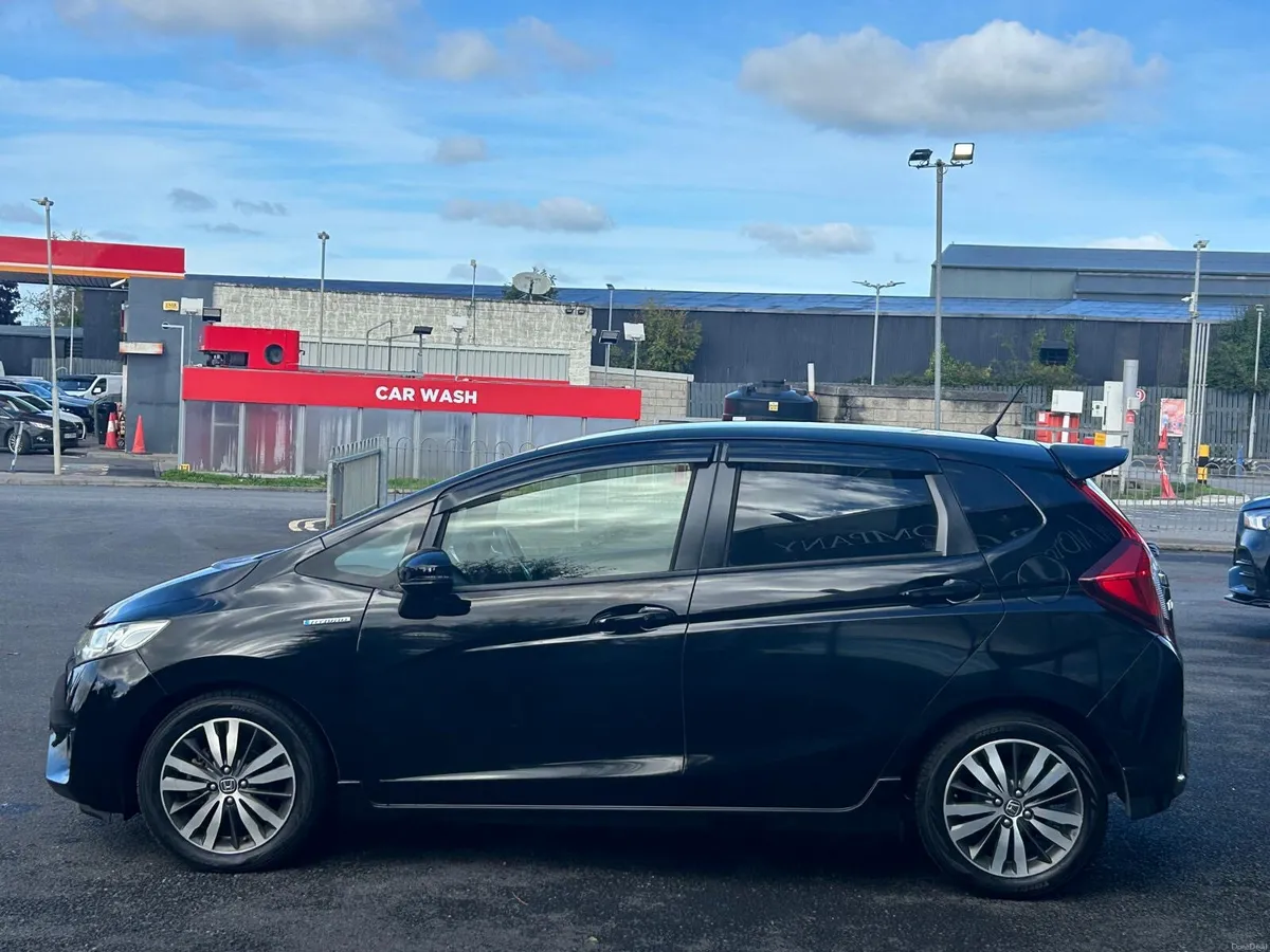 Honda Fit 1.5L Hybrid Hatchback - Image 4
