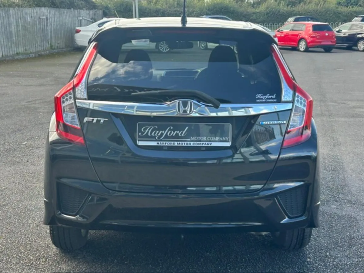 Honda Fit 1.5L Hybrid Hatchback - Image 6