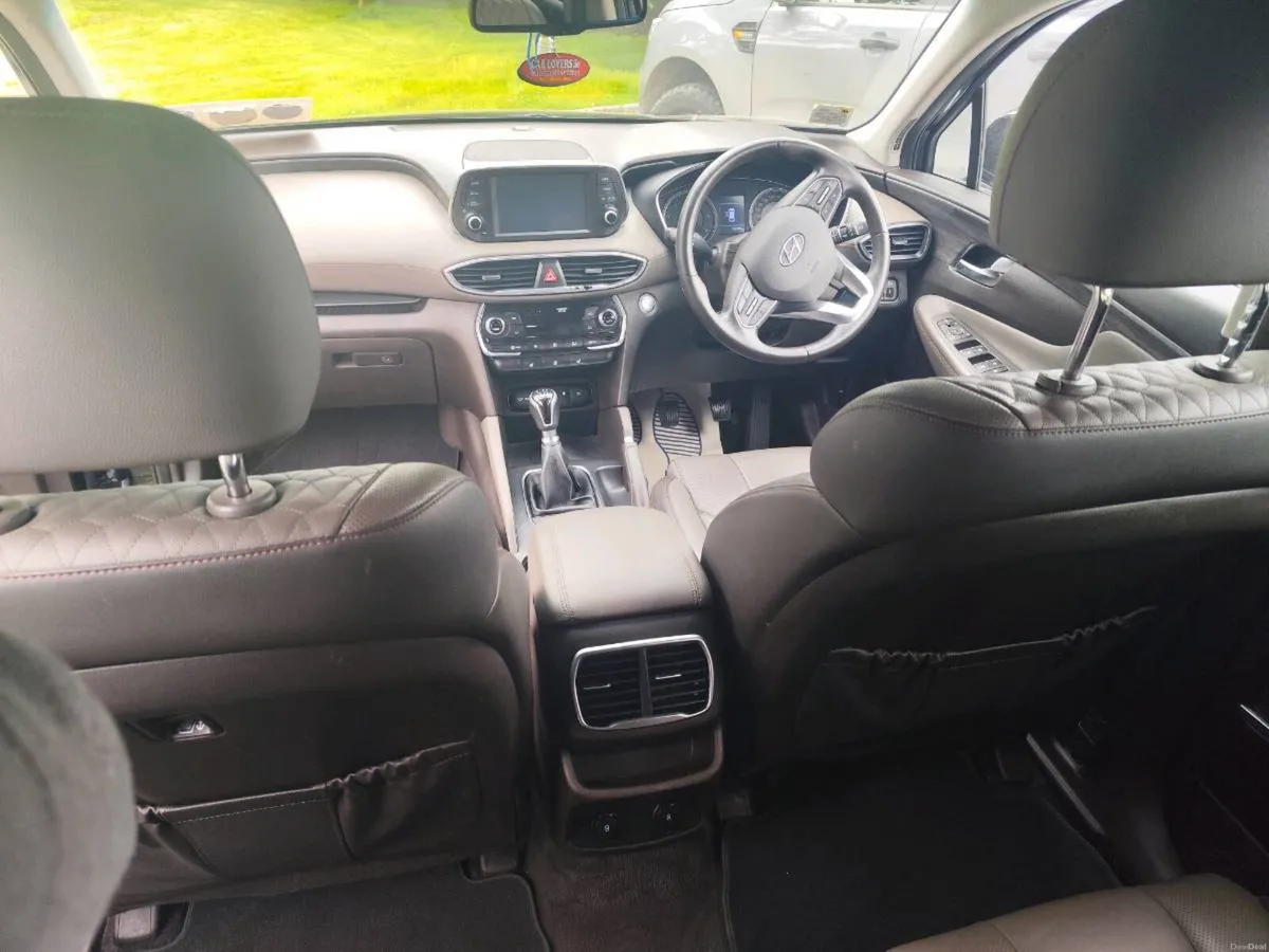 Hyundai Santa Fe HTRAC, 7 seater, diesel - Image 6