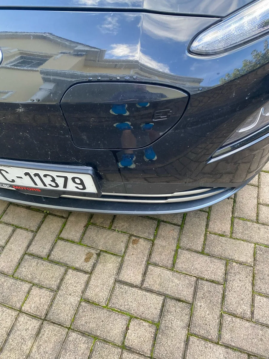 2022 Hyundai Kona Electric 64KWh - Black - Image 4